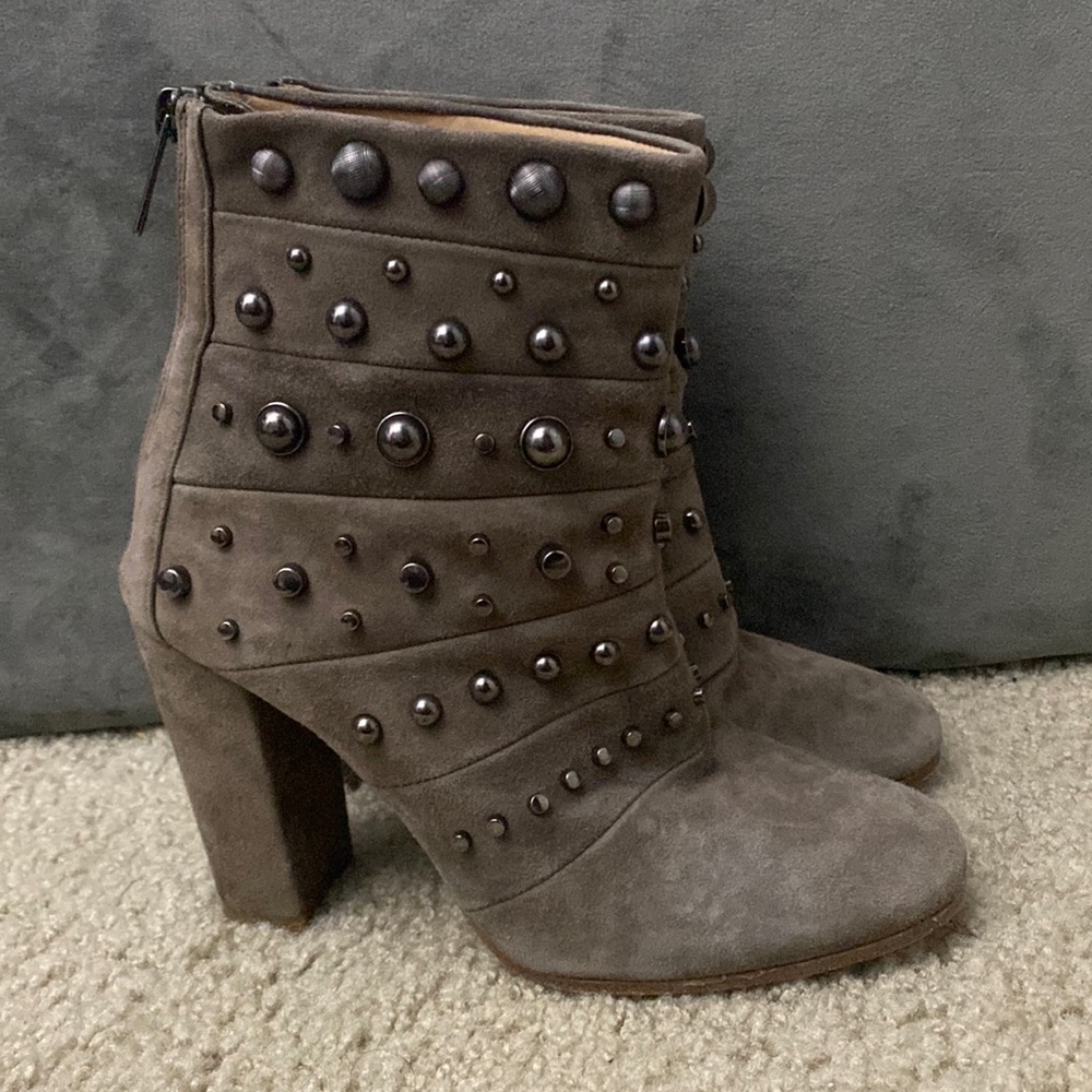 Badgley Mischka Heeled Boots